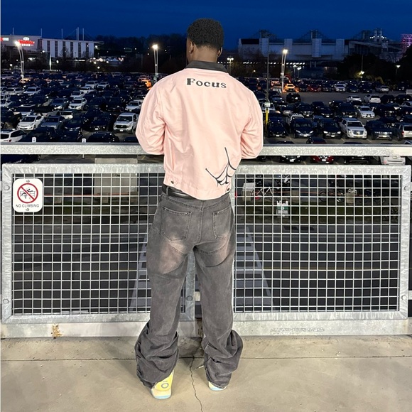 Spider Embroidered Zipper Jacket
Size S
color pink - Picture 4 of 5